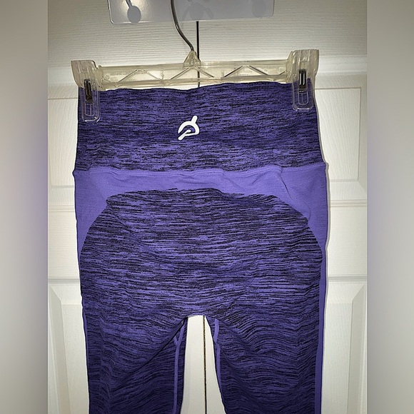 Peloton Women's Seamless High Rise Legging Purple size Medium. VGUC - Picture 12 of 14